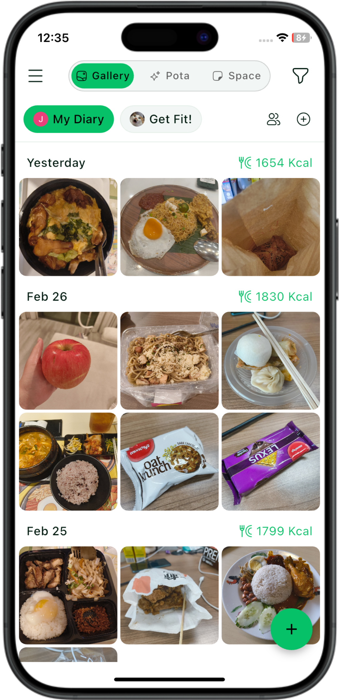 Visual food diary with daily meal photos and calorie totals